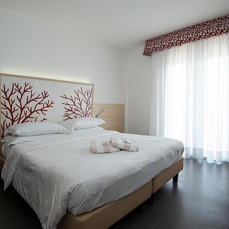 Hotel Savoy Каорле Екстериор снимка