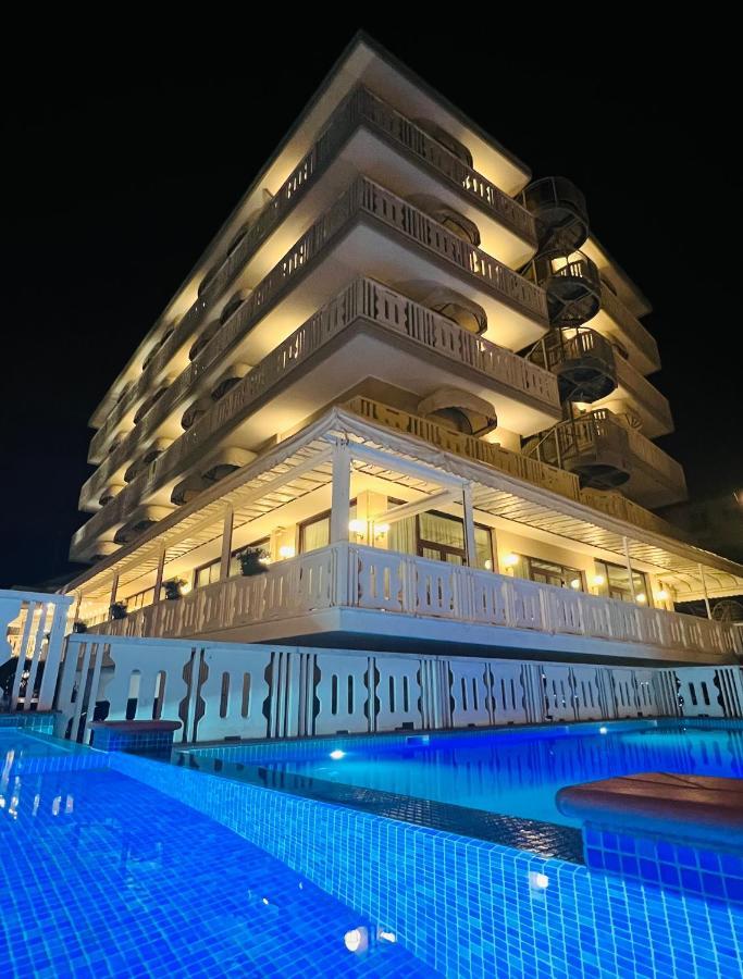 Hotel Savoy Каорле Екстериор снимка