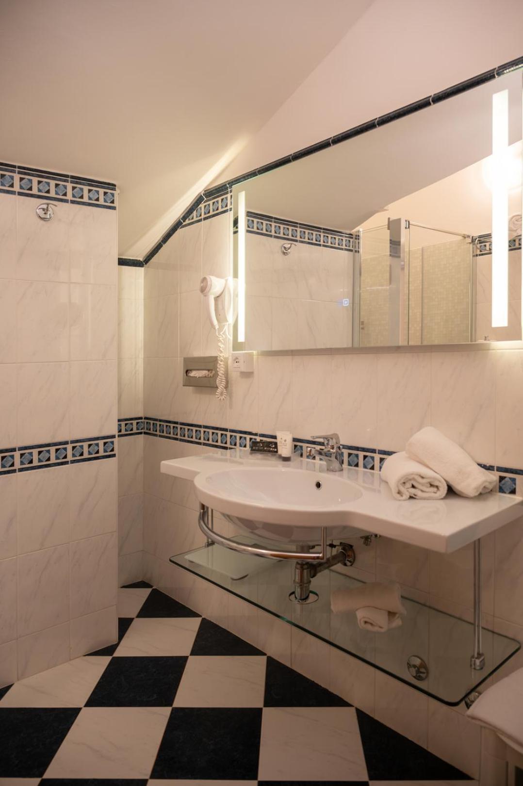 Hotel Savoy Каорле Екстериор снимка