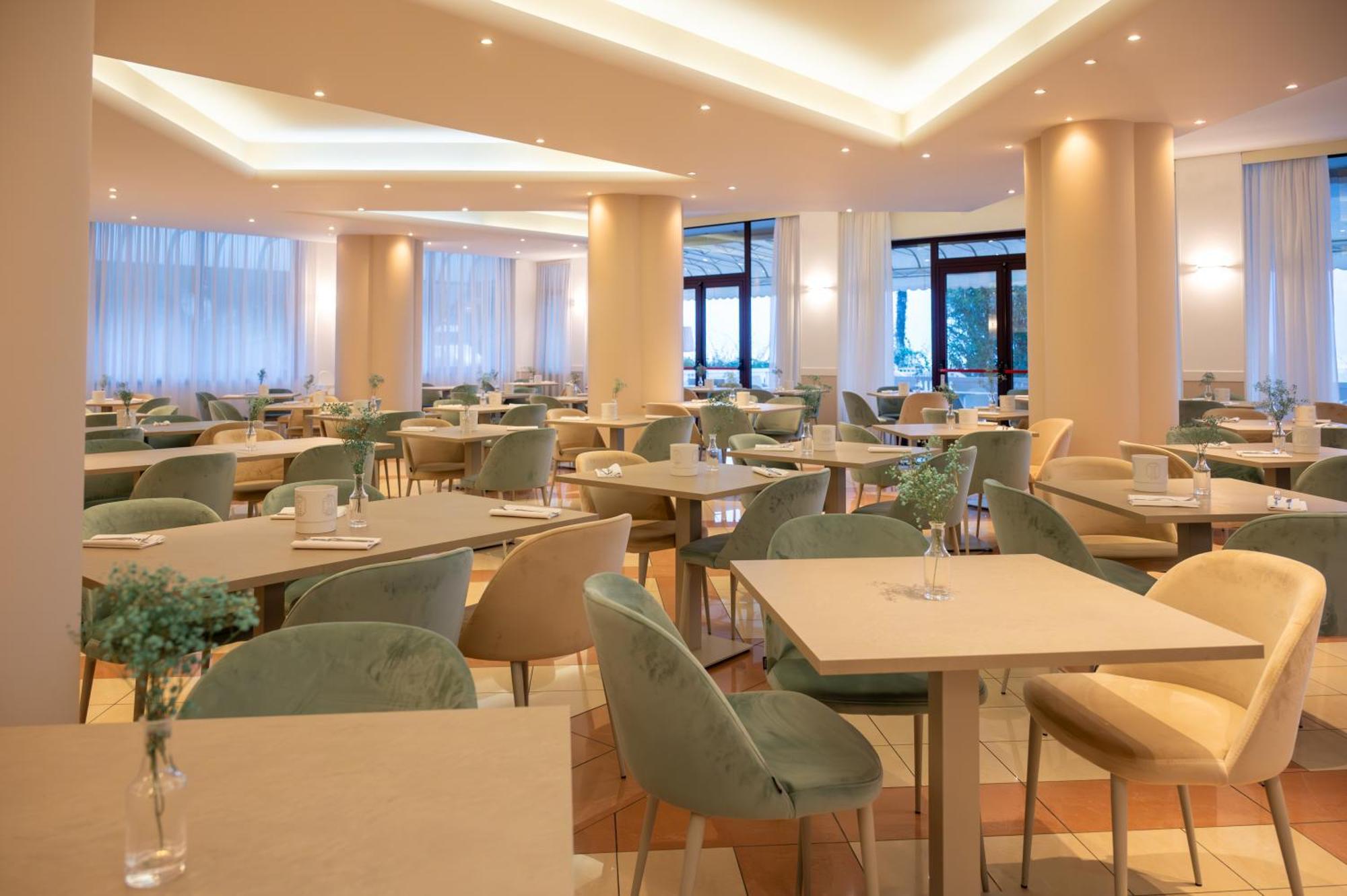 Hotel Savoy Каорле Екстериор снимка
