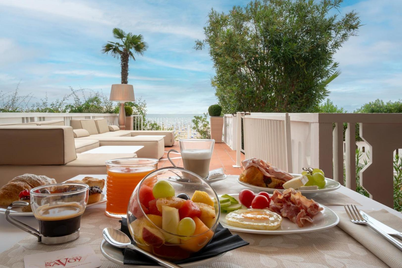 Hotel Savoy Каорле Екстериор снимка