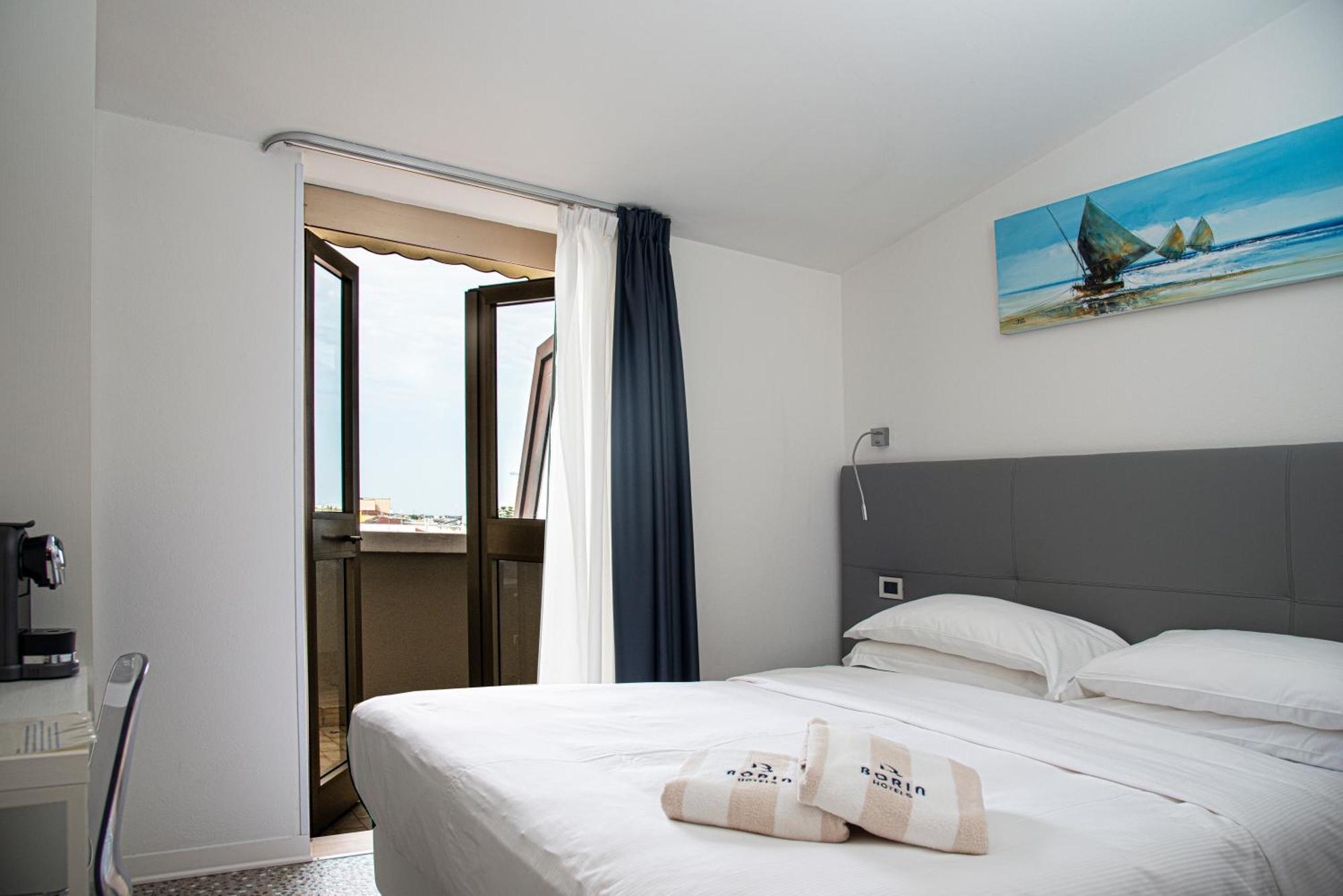 Hotel Savoy Каорле Екстериор снимка