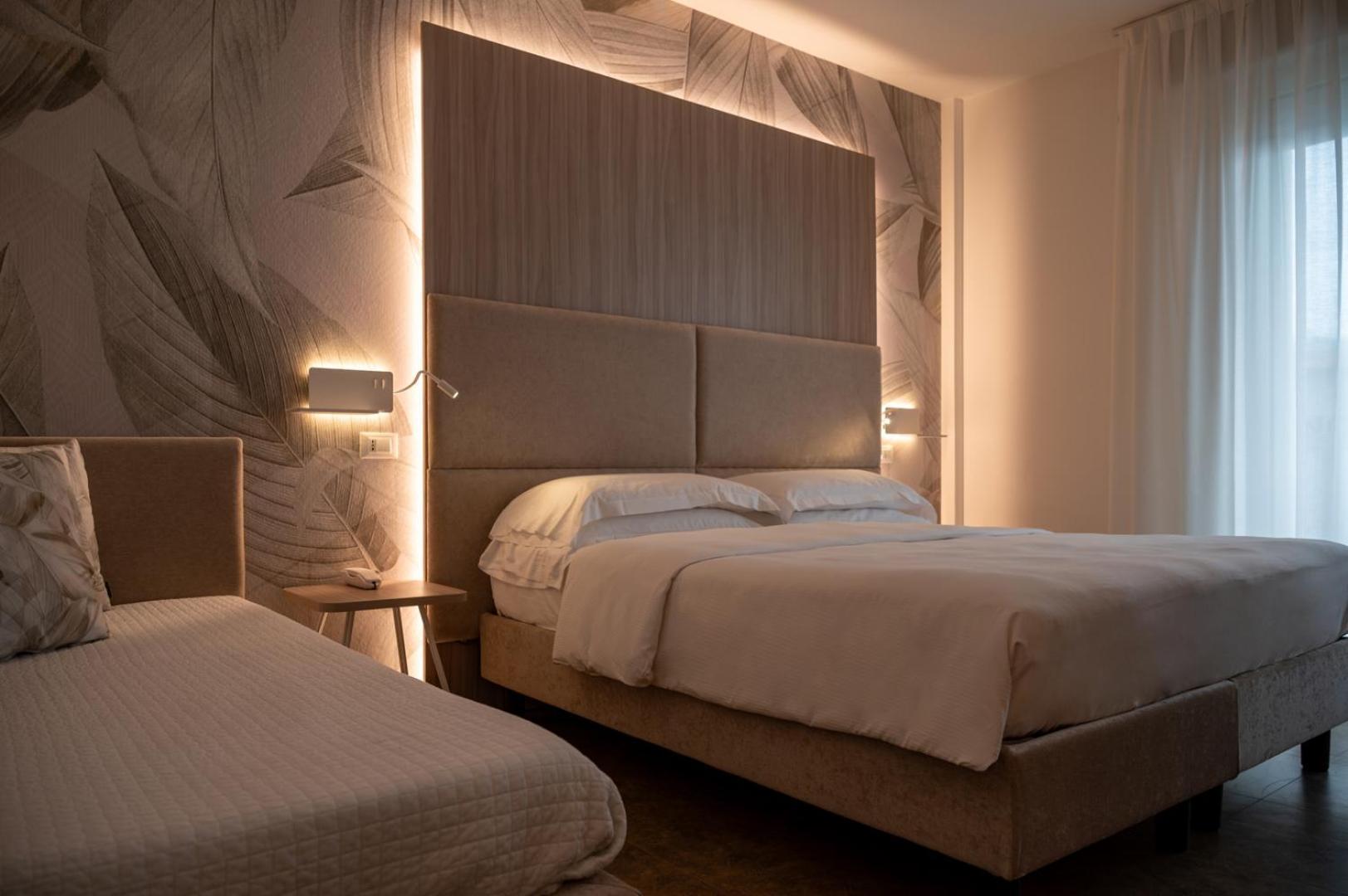 Hotel Savoy Каорле Екстериор снимка